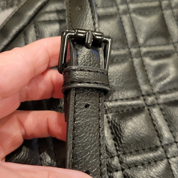 TAHARI Ladies Medium Black quilted Shoulder Crossbody Bag adjustable straps - Picture 15 of 16